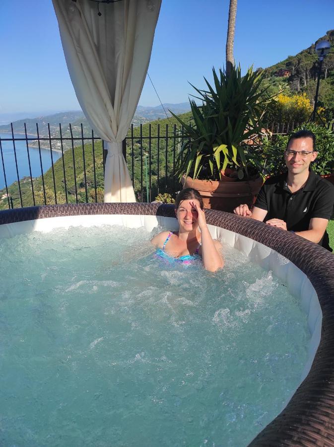 B&B Roomantic & Piscina Idromassaggio Cefalu Ngoại thất bức ảnh