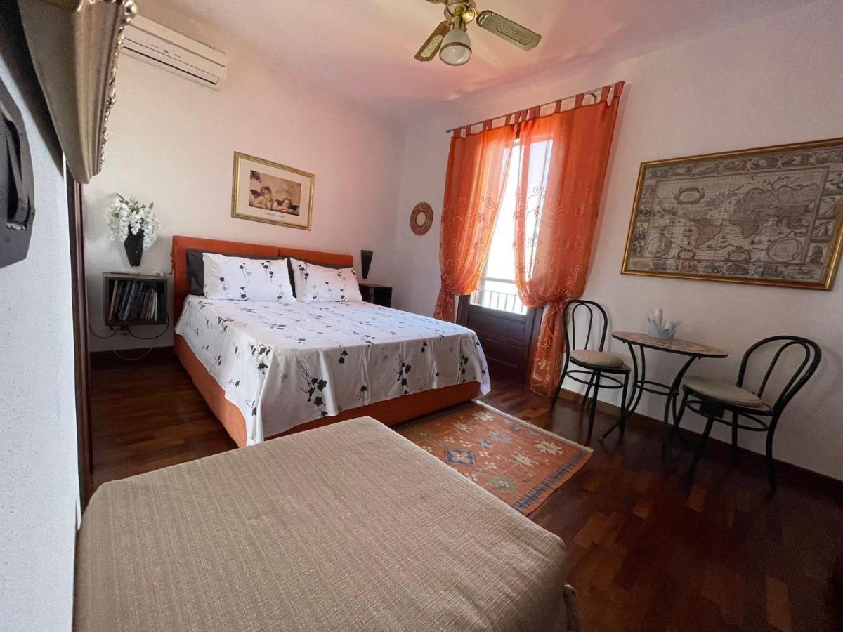 B&B Roomantic & Piscina Idromassaggio Cefalu Ngoại thất bức ảnh